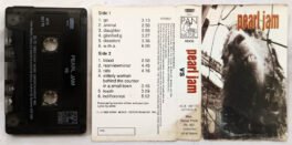 Pearl Jam VS Audio Cassette